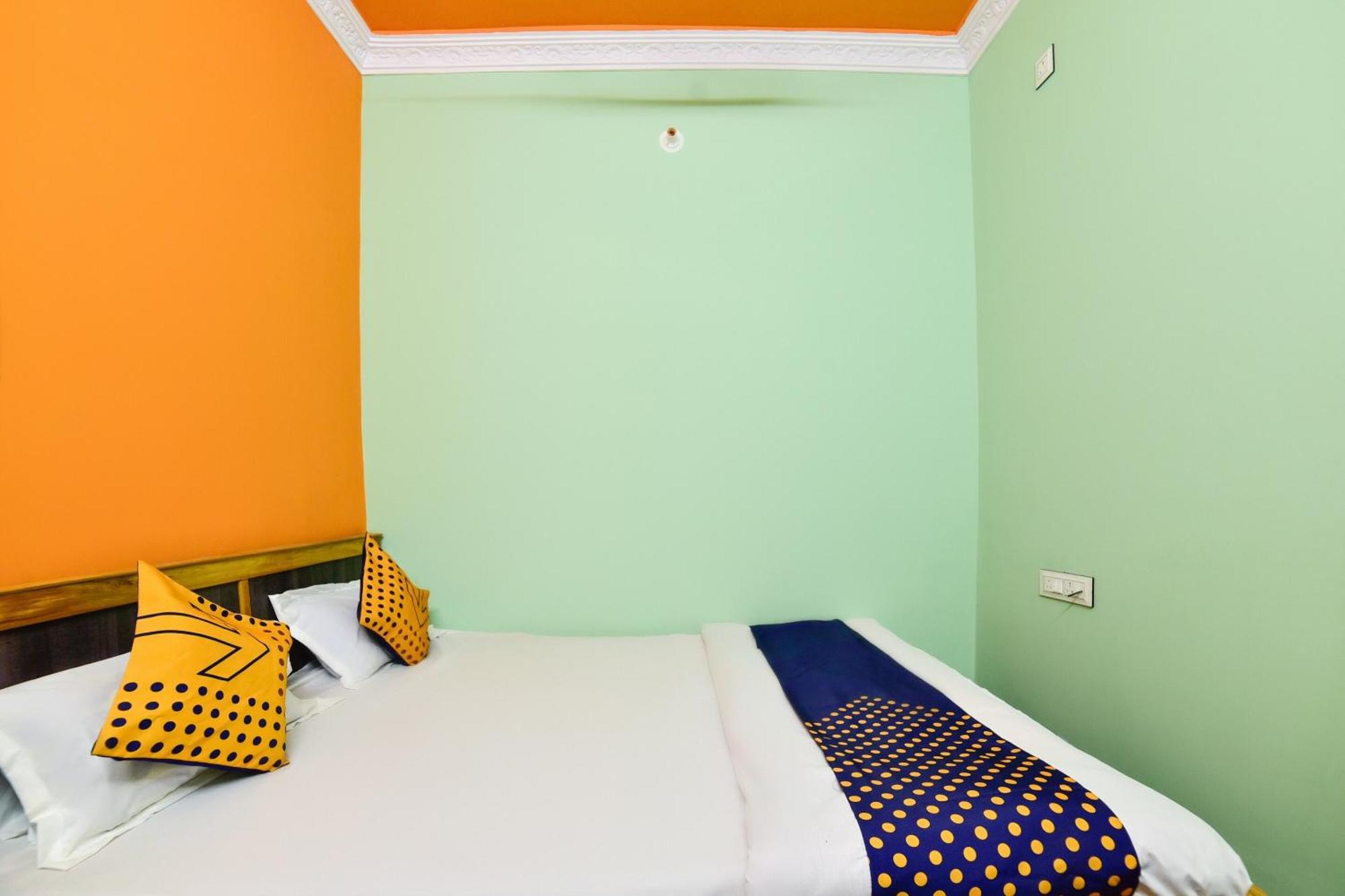 Spot On Devlok Guest House Patna  Extérieur photo